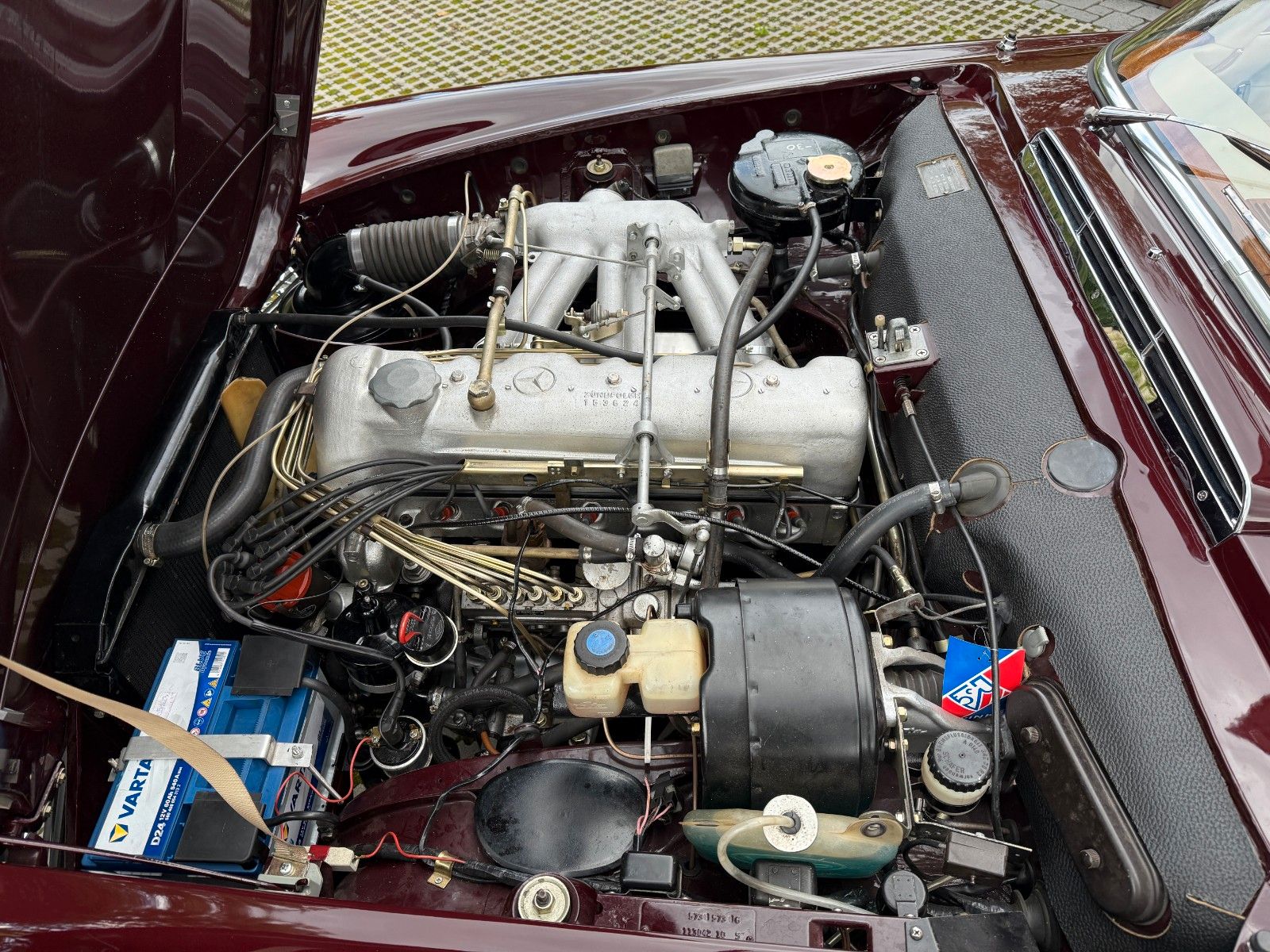 Fahrzeugabbildung Mercedes-Benz 230 SL