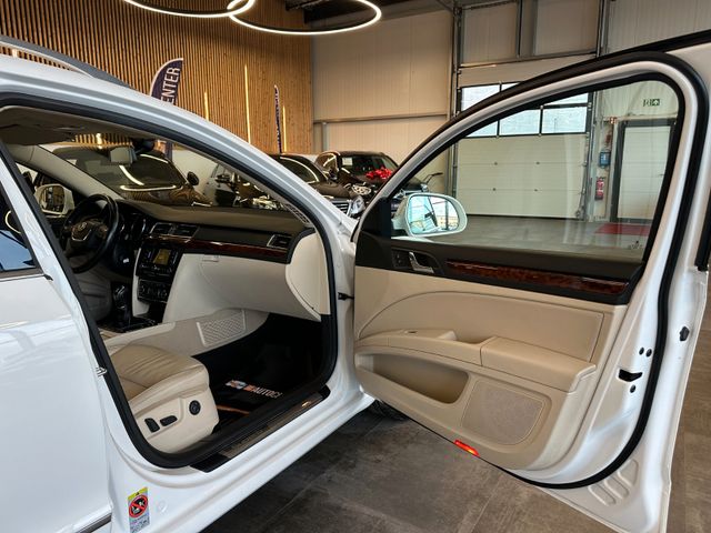 Skoda Superb Combi Elegance *1. Hand*Xenon*Klima*Navi*