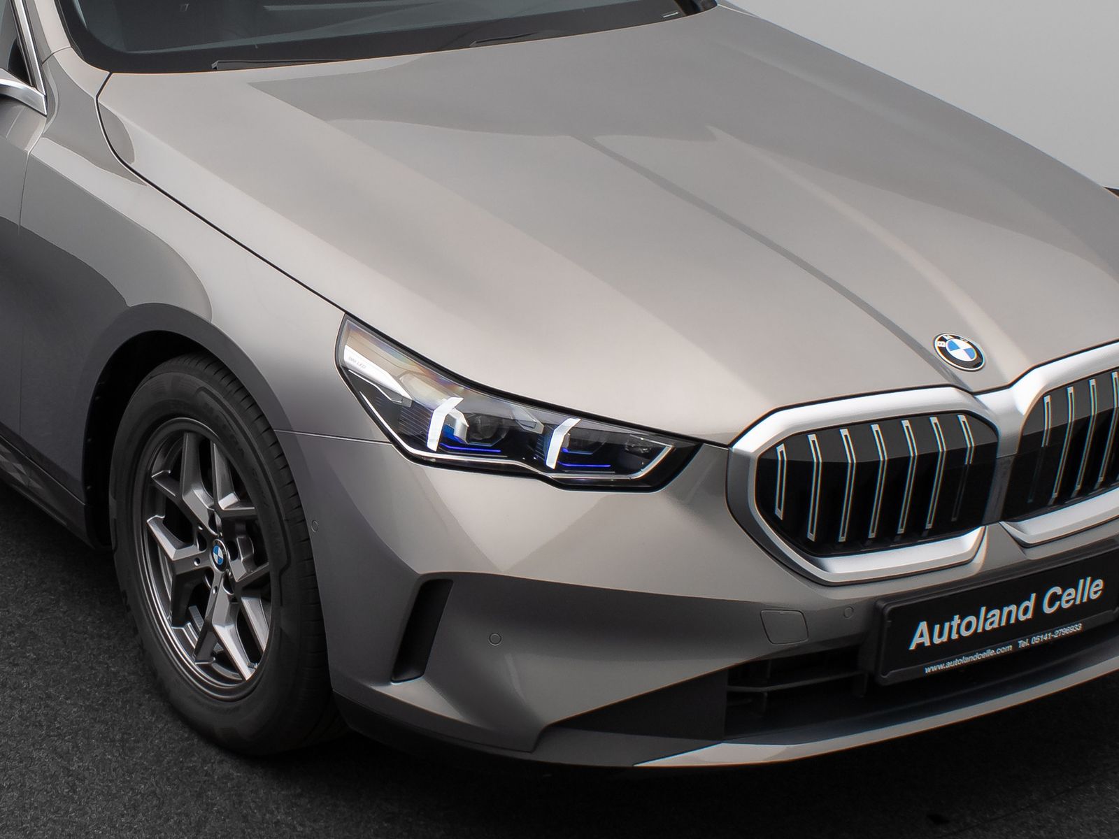 Fahrzeugabbildung BMW 520d Kamera DAB Leder Alarm Sport DigKey 18Zoll