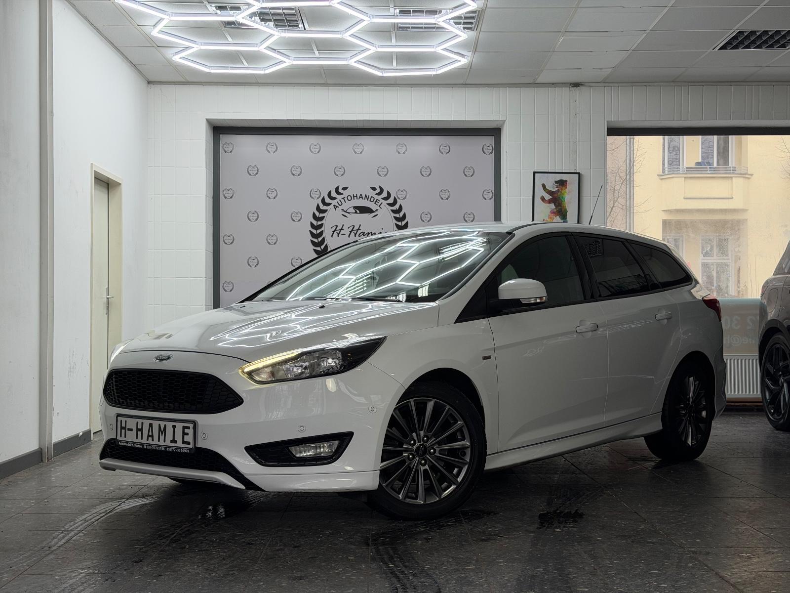 Ford FOCUS TOURNIER ST-LINE AUTO NAVI SZHG L-HZG 1-HA