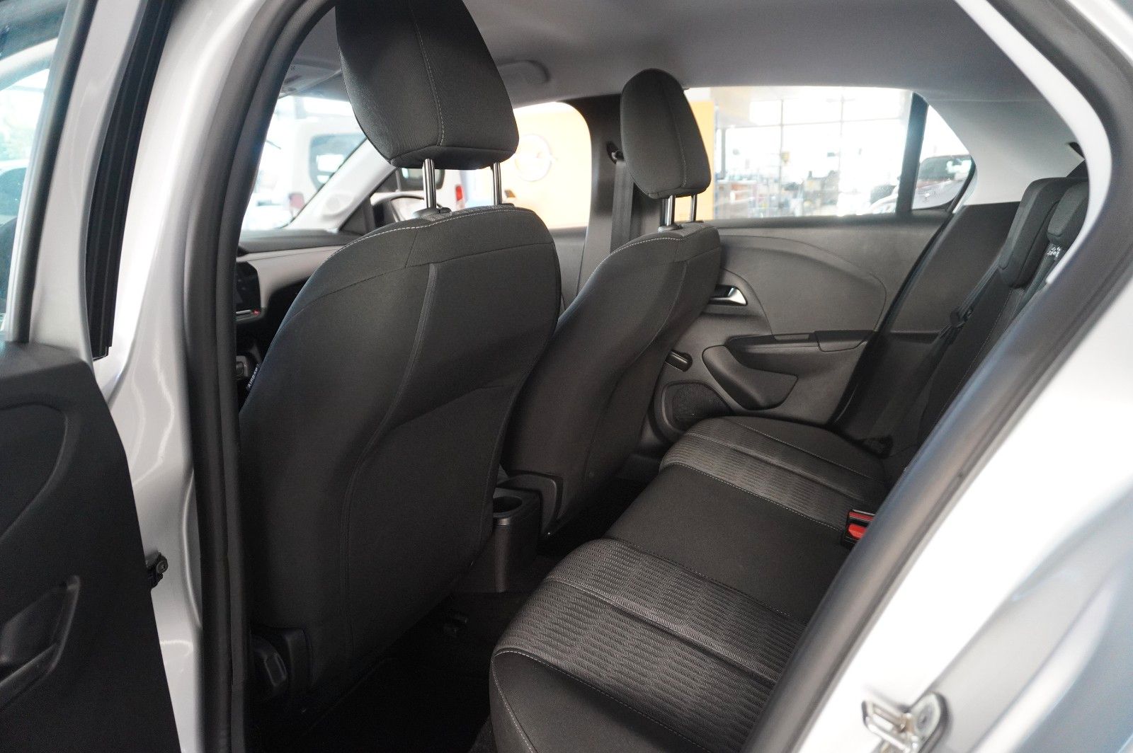 Fahrzeugabbildung Opel Corsa-e F EDITION 7KW NAVI/VIRT/SHZ/DAB/WÄRMEP.