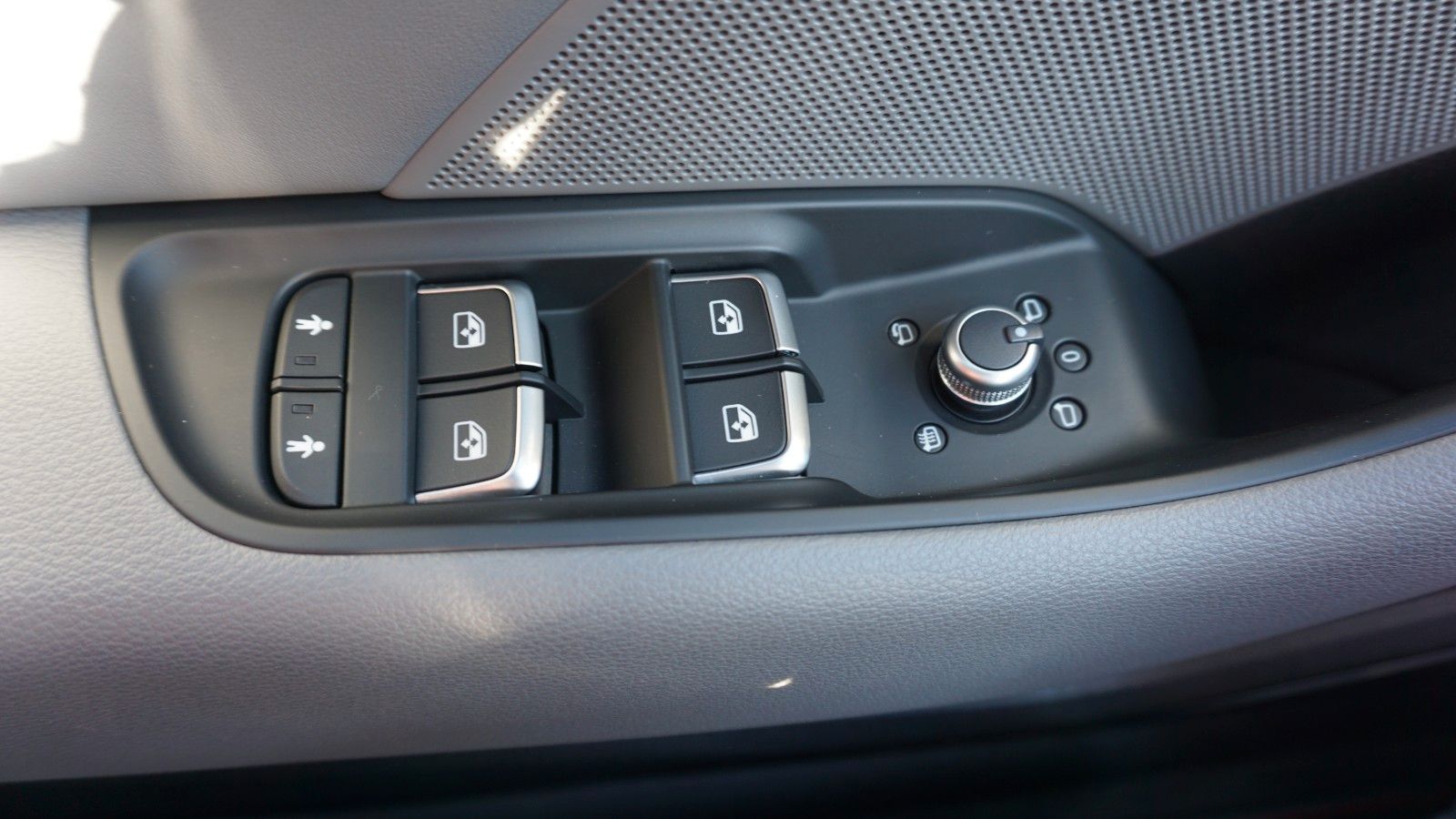 Fahrzeugabbildung Audi S3 Lim. 2.0 TFSI quattro Navi Kamera B&O Pano