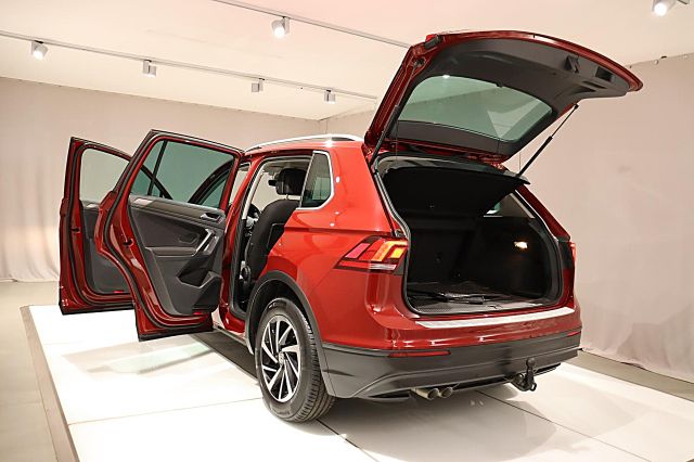 Tiguan 2.0 TDI Join AHK ACC NAVI PDC 1. HAND TEM