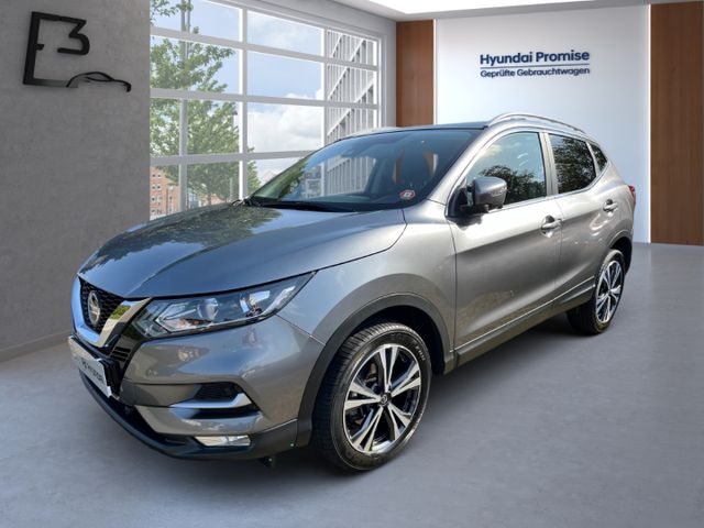 Nissan Qashqai 1.3 DIG-T 4x2 N-Connecta Design-, Winter