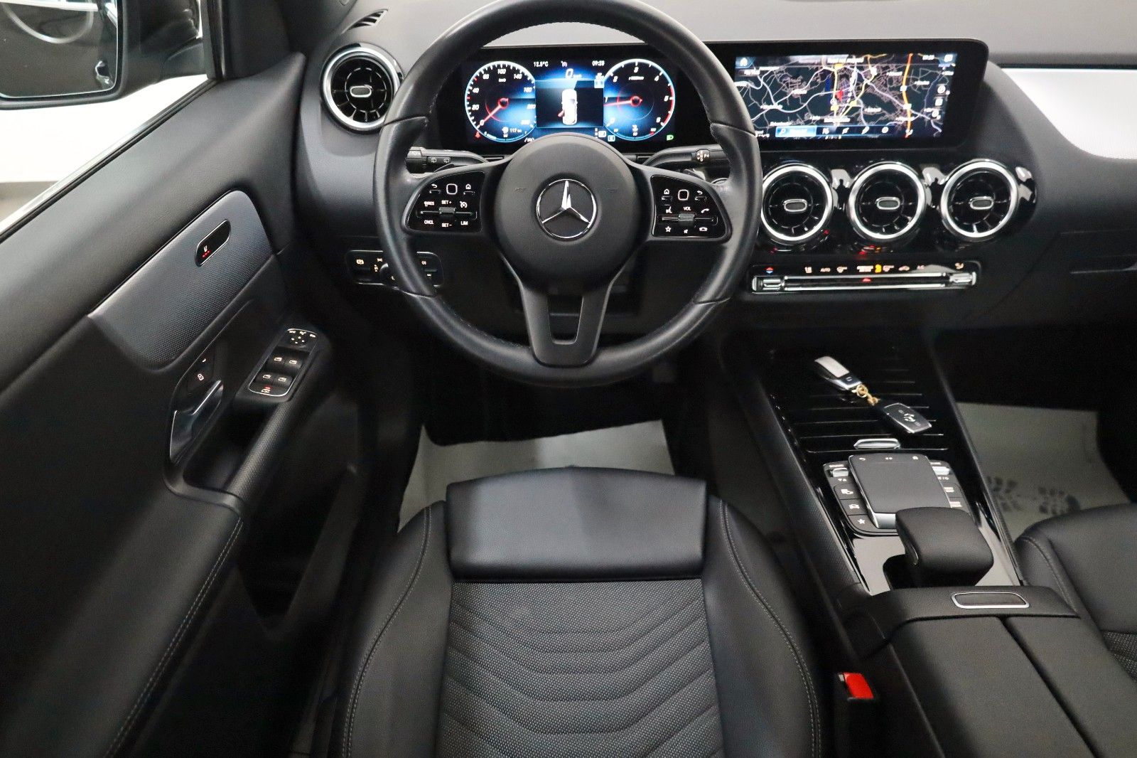 Fahrzeugabbildung Mercedes-Benz GLA 200 d, Style T.Leder,Navi,LED,SH,Kamera,DAB