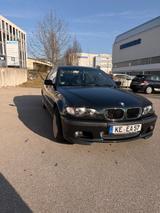 BMW 318i -