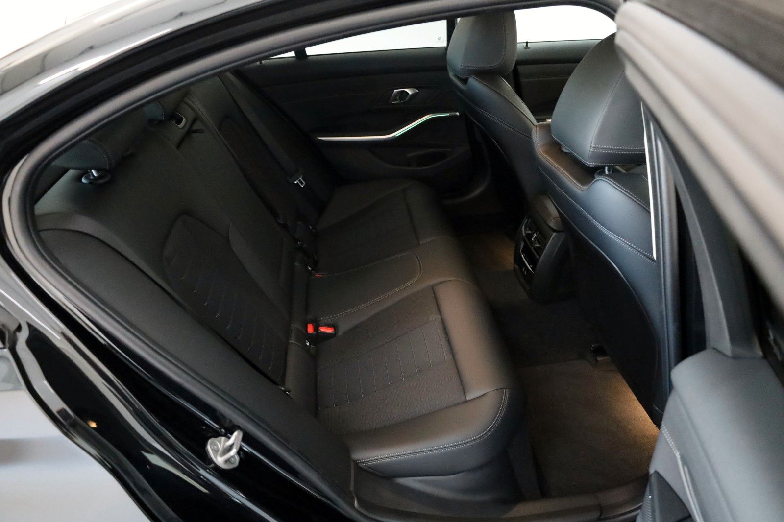 Fahrzeugabbildung BMW Lim 320i xDrive ,Head-Up, Navi,LED,SH,Teilleder