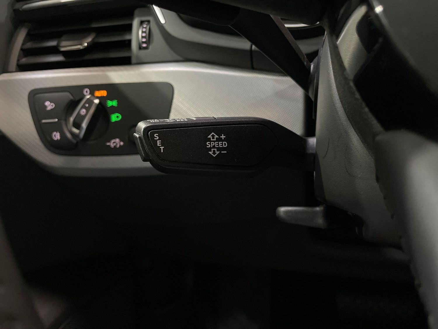 Fahrzeugabbildung Audi A4 S-Line sport#Xenon#Virtual#Tempo#Sound