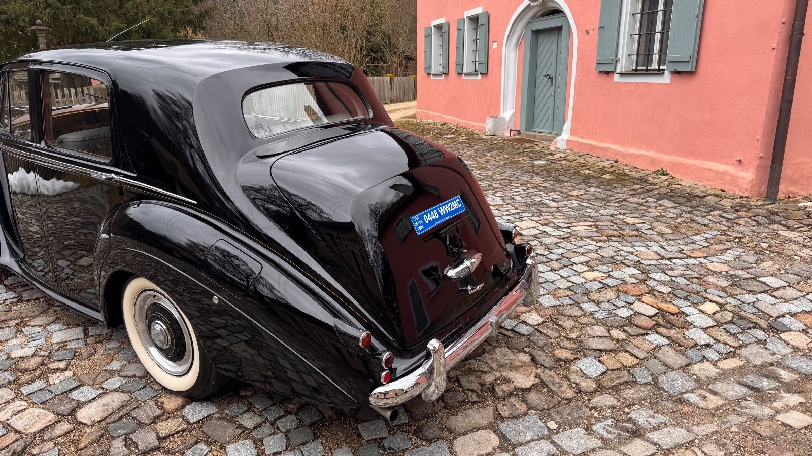 Rolls-Royce Silver Dawn 4