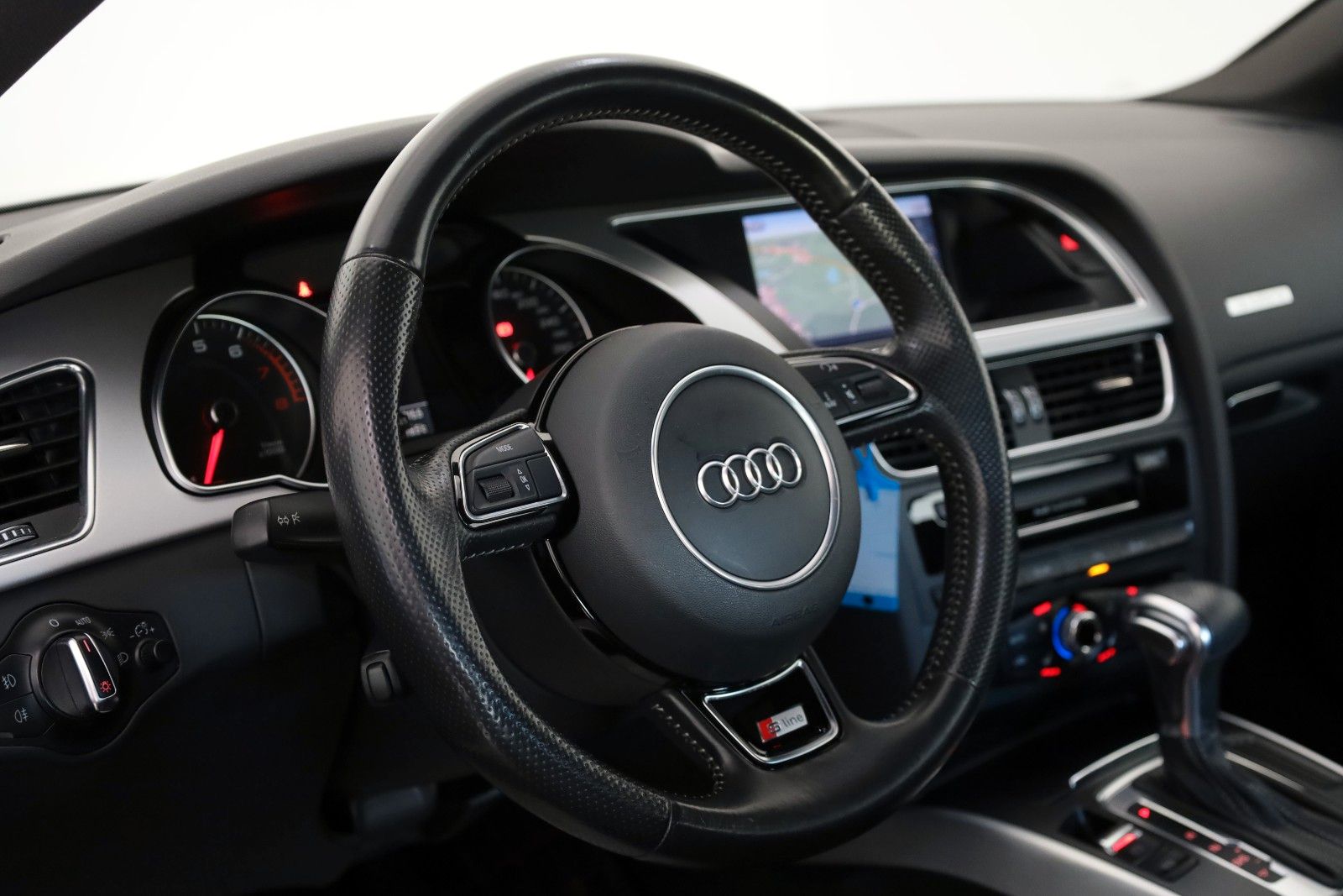 Fahrzeugabbildung Audi A5 SB 2.0 TFSI quattro S Line T.Leder,Navi,Xenon