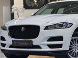 Jaguar F-Pace 2.0l  Pure AWD AHK/LED/Navi/BT/SHZ - Jaguar mit Diesel-Antrieb