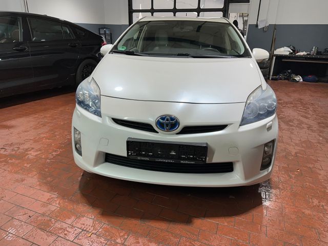 Toyota Prius 1.8-l-VVT-i Executive Vollausstattung