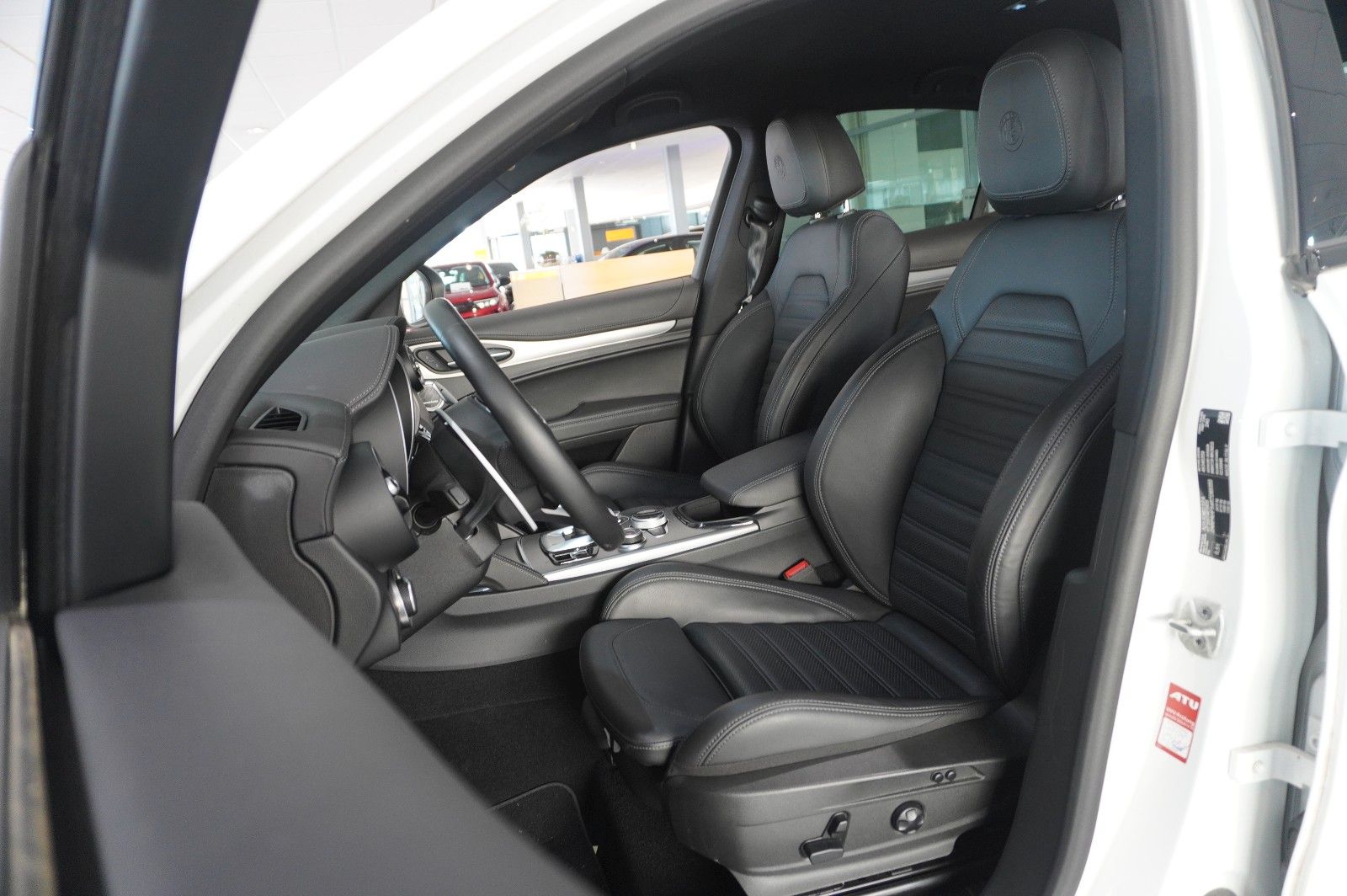 Fahrzeugabbildung Alfa Romeo Stelvio 2.2D VELOCE Q4 NAVI/LED/KAMERA/MATRIX/SH