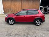 Peugeot 2008 Allure BlueHDi 120 EAT6 Allure - Peugeot 2008 mit Diesel-Antrieb