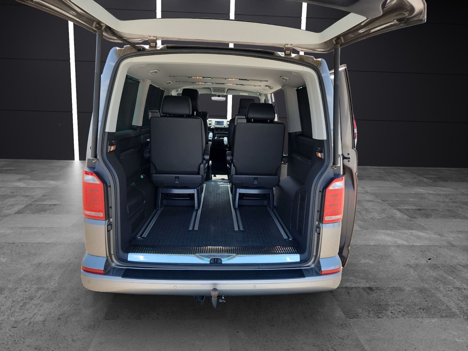 Fahrzeugabbildung Volkswagen T6 Multivan 4Motion Generation Six/AHK/Navi/SDHZ
