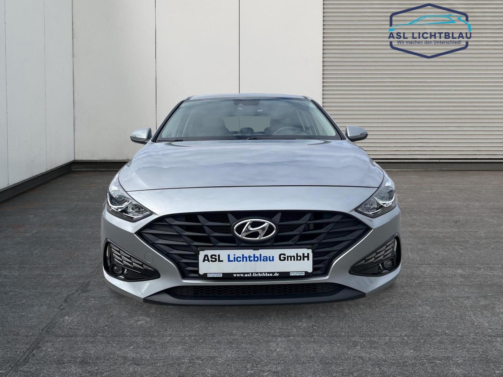 Hyundai i30 1.0 Turbo M/T (48V) SELECT Funktionspaket...