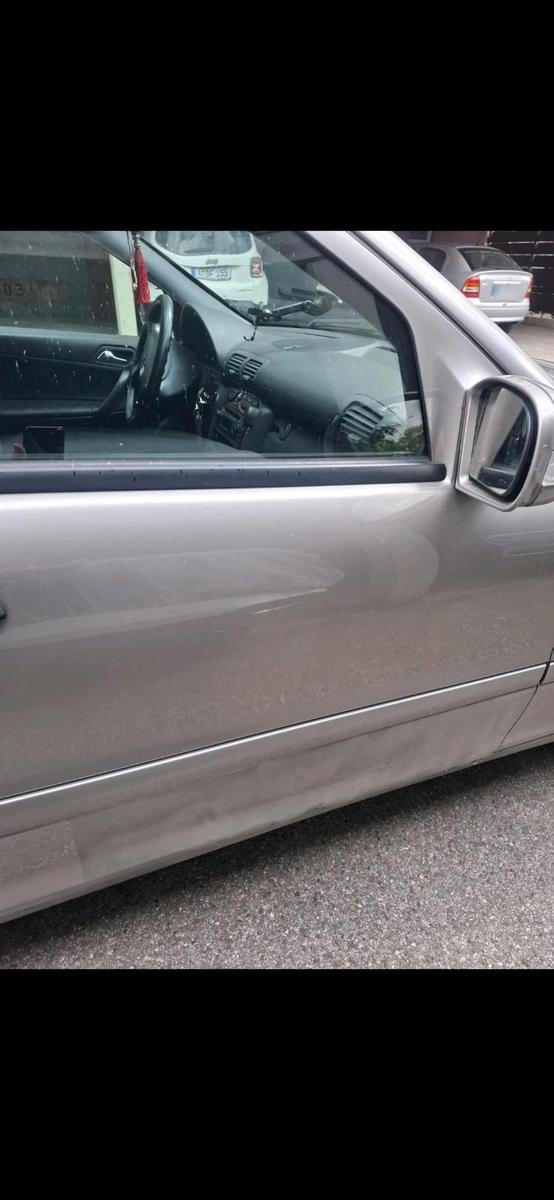 Mercedes-Benz C180 2004 — photo 7