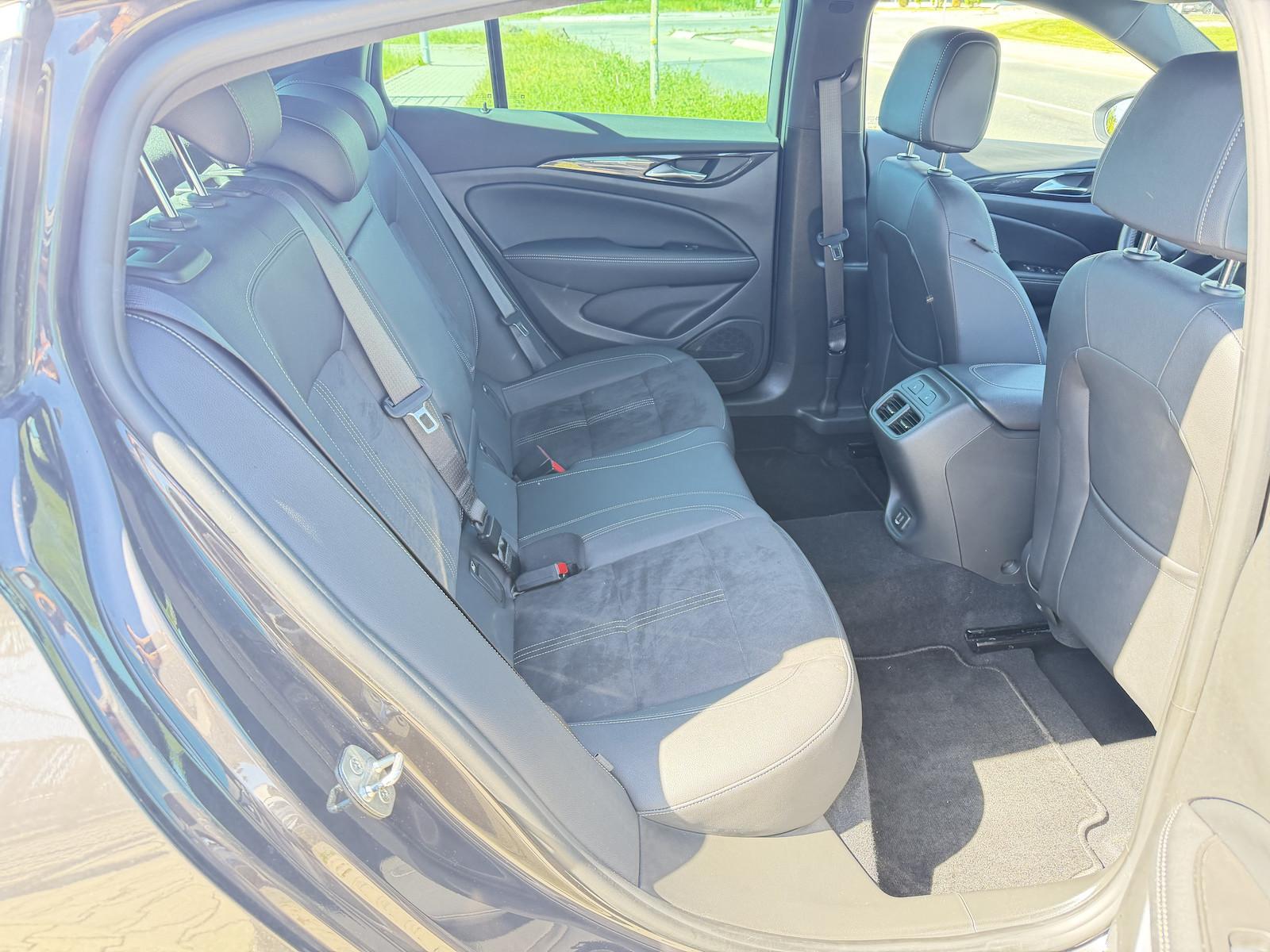 Opel Insignia 2.0 D Business Elegance Aut. Navi+Led