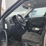 Skoda YETI 2.0 TDI AMBITION | TEMPOMAT | PDC | RADIO | - Skoda Yeti: Schwarz