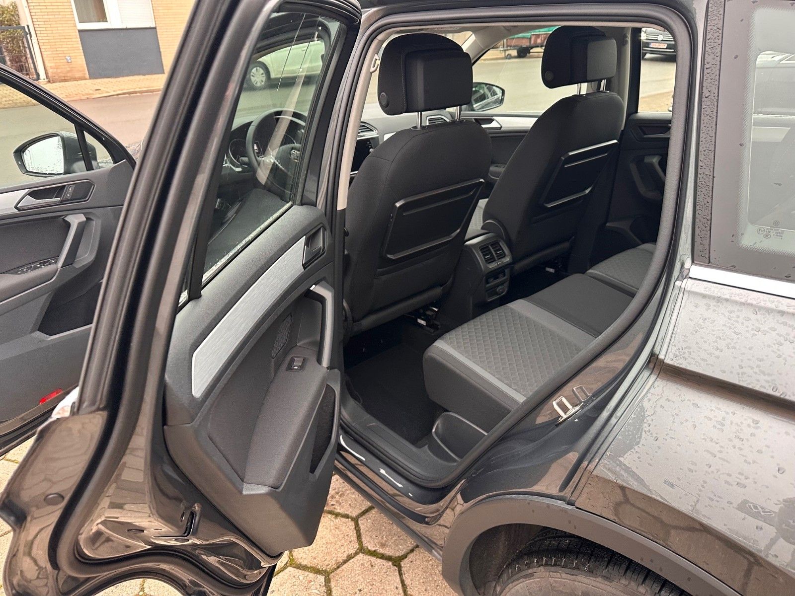 Fahrzeugabbildung Volkswagen Tiguan Comfortline ALU NAVI LED