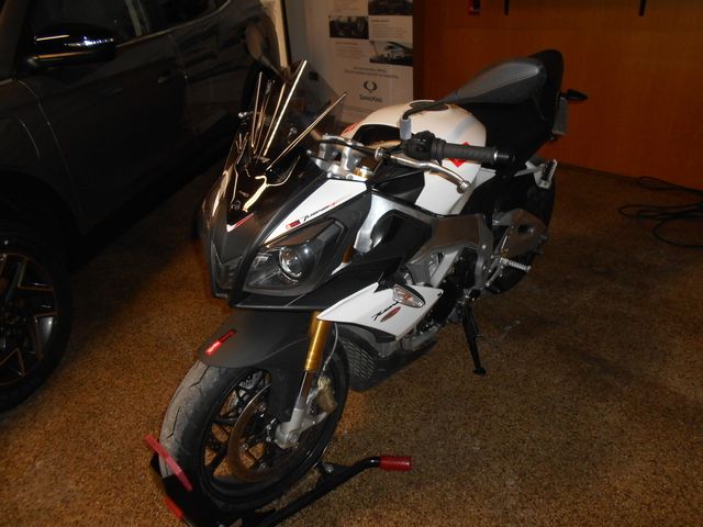 Aprilia Tuono V 4R APRC, ABS