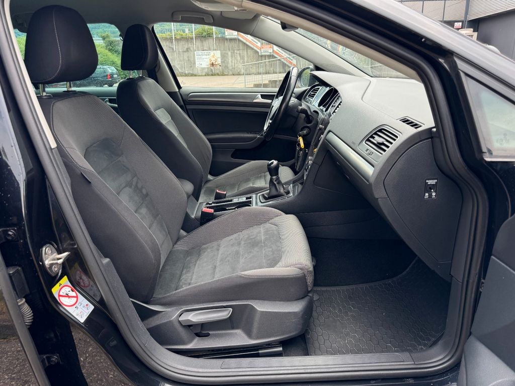 Volkswagen Golf VII 2.0 TDI Variant Comfortlin,LED,Navi,AHK