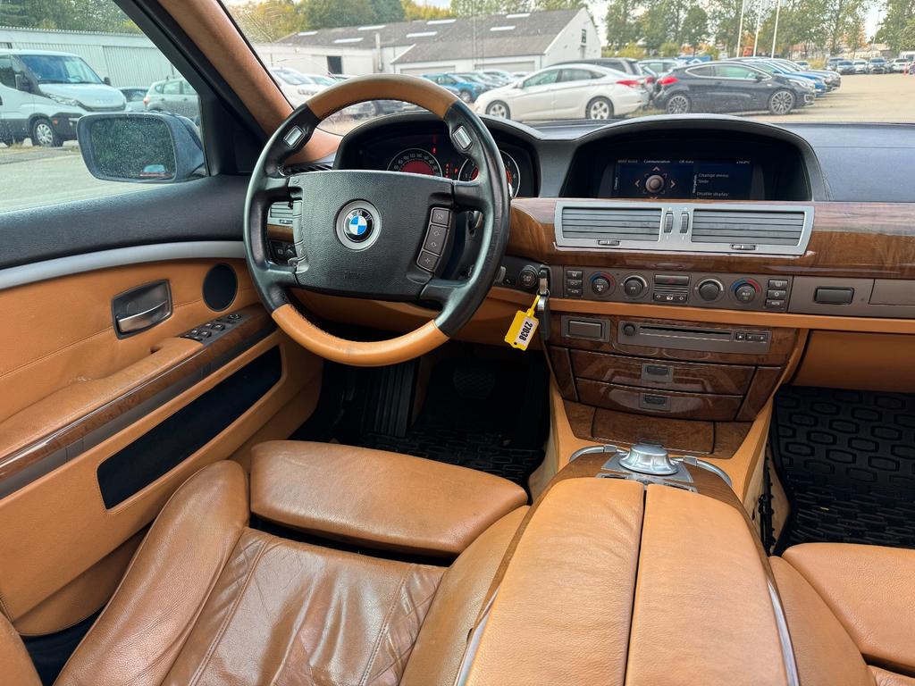 BMW 735