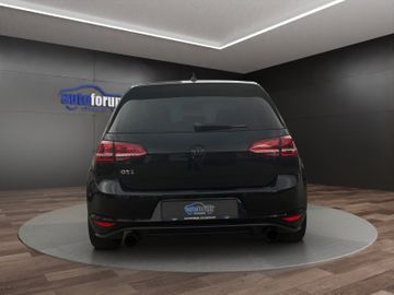 Volkswagen Golf - 5