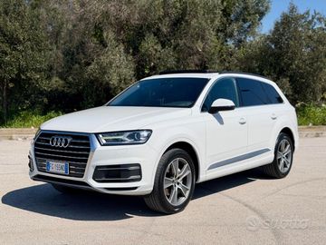 Audi Q7 - 1