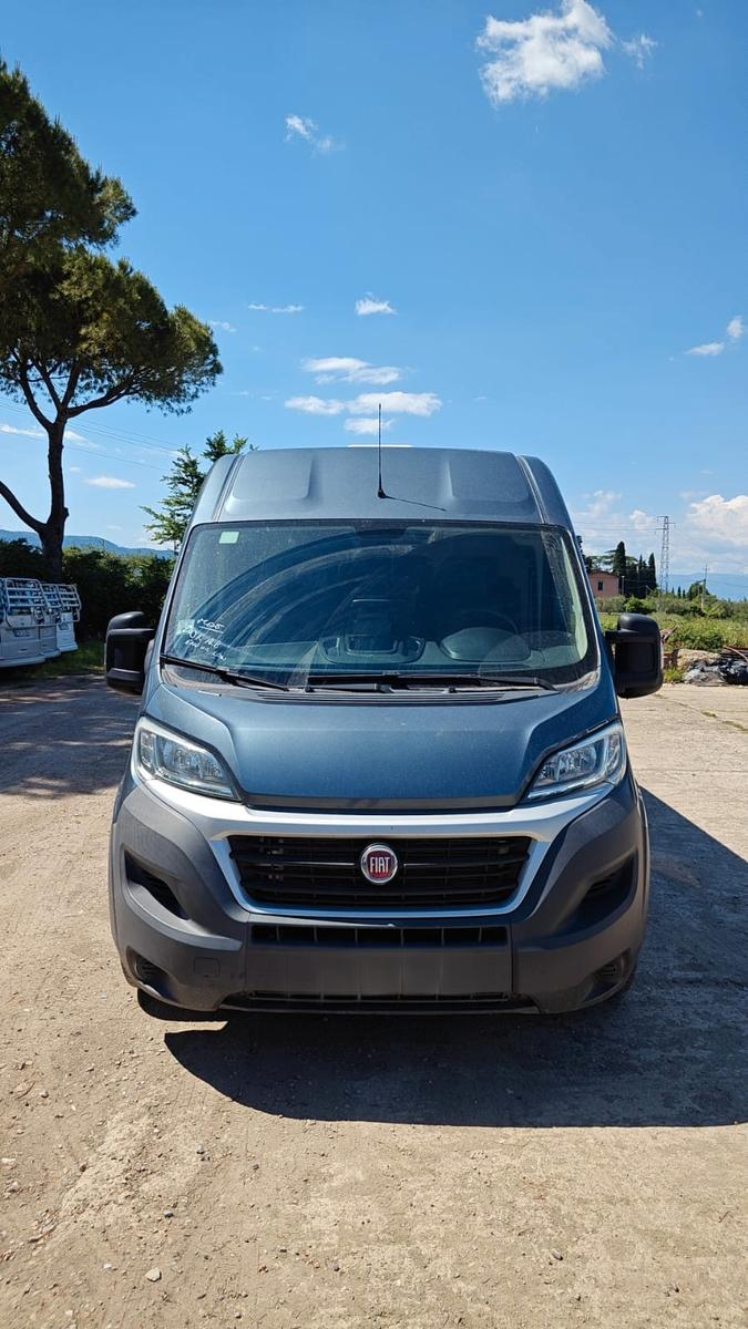 Fiat Ducato Wohnmobil | 4 Schlafplätze | Bad & Küche