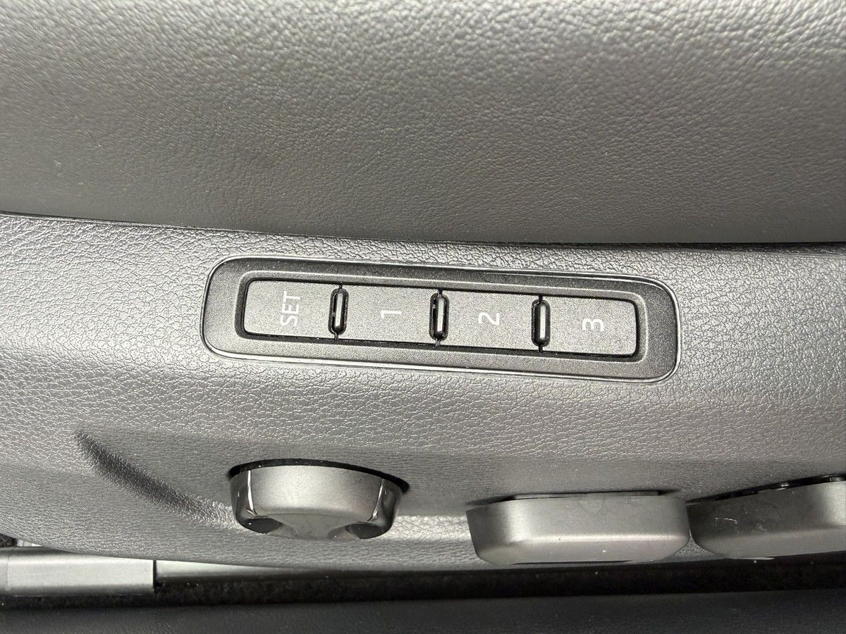 Skoda Superb 2.0 TSI DSG SportLine Standheizung Pano foto 18