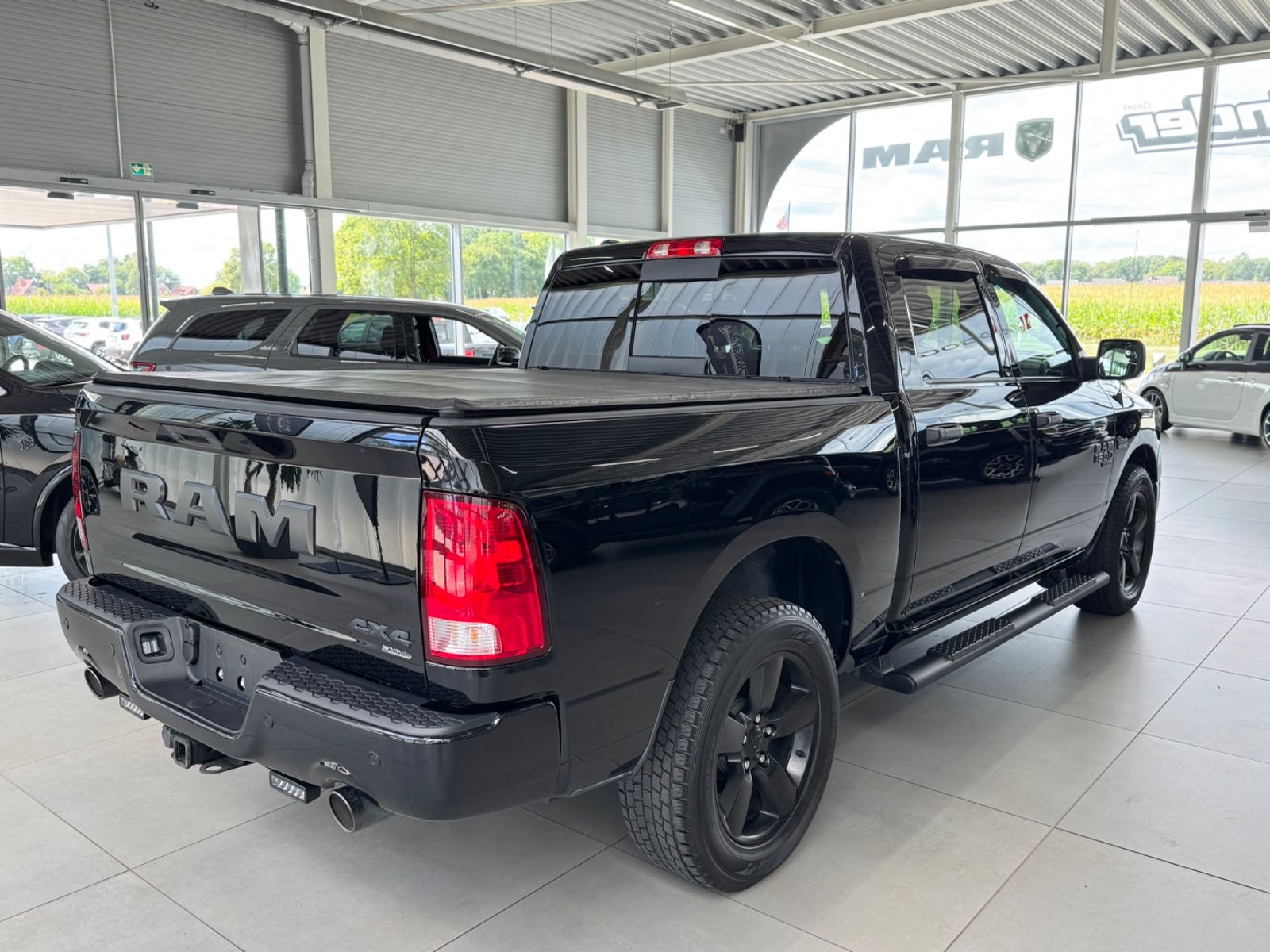 Fahrzeugabbildung Dodge RAM 1500 Classic Black Edition LPG LED TOP