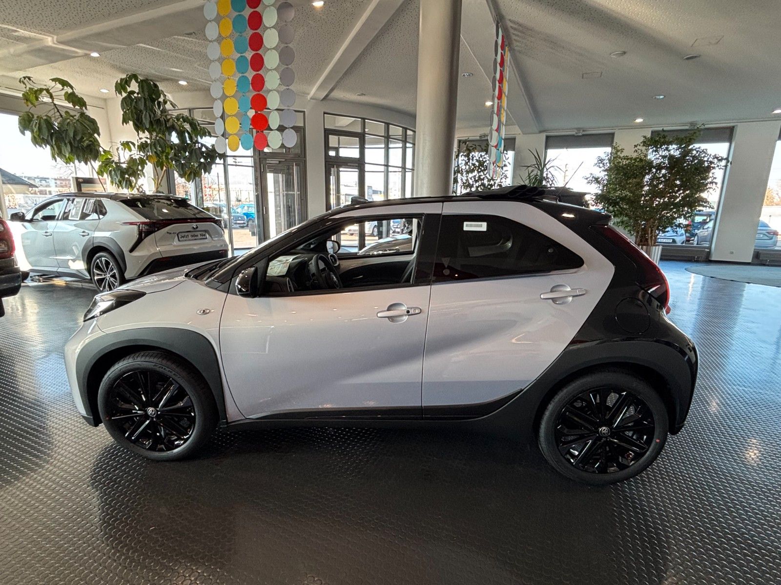 Toyota Aygo X 1.0l VVT-i JBL Edition ATM*Sondermodell imagem 3