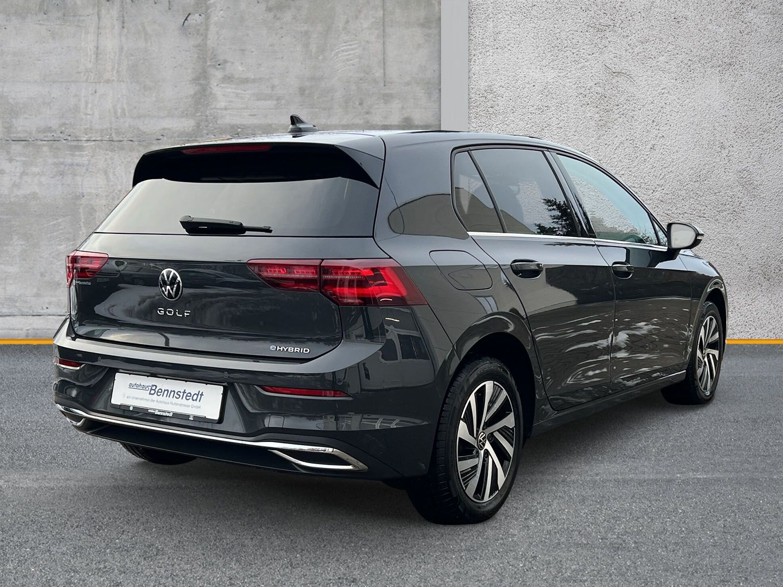 Fahrzeugabbildung Volkswagen Golf VIII 1.4  eHybrid Style MATRIX DCC NAVI