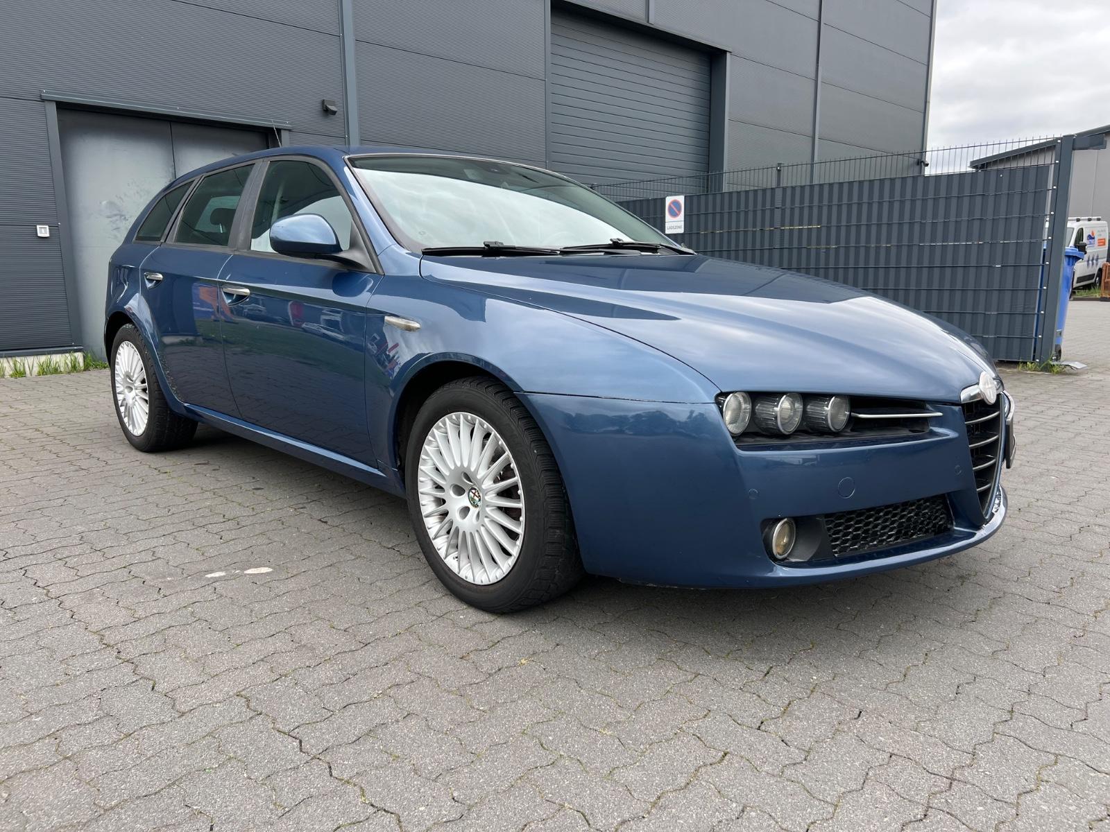 Alfa Romeo 159 Sportwagon 1.9 JTS  Distinctive TÜV NEU*NAVI