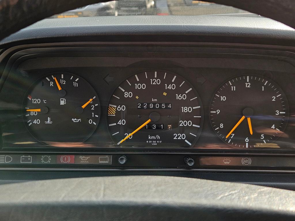 Mercedes-Benz 190