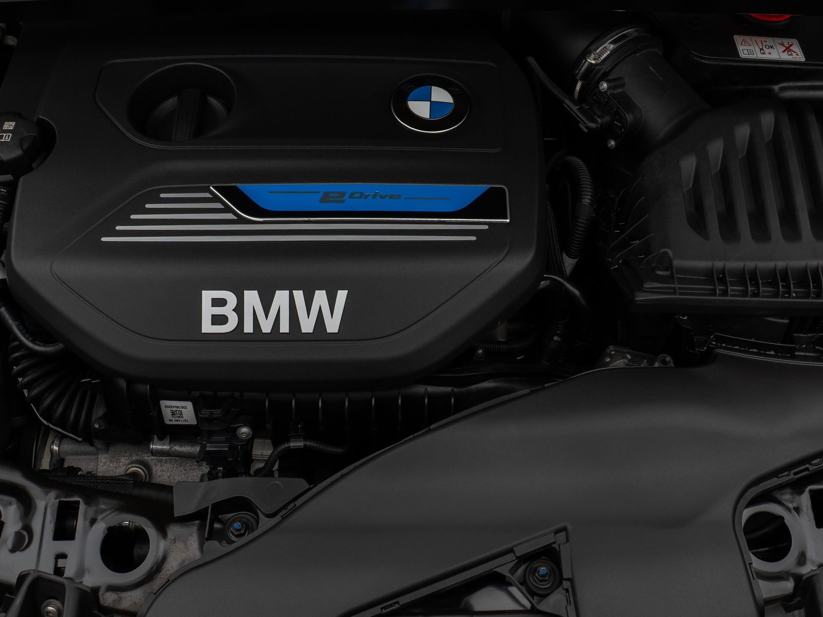 Fahrzeugabbildung BMW X2 xD25e Kamera HUD DAB Navi+ Alarm Sport LED