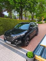 Hyundai Tucson 1,7CRDI TLE Automatik Schwarz - Hyundai TUCSON TL