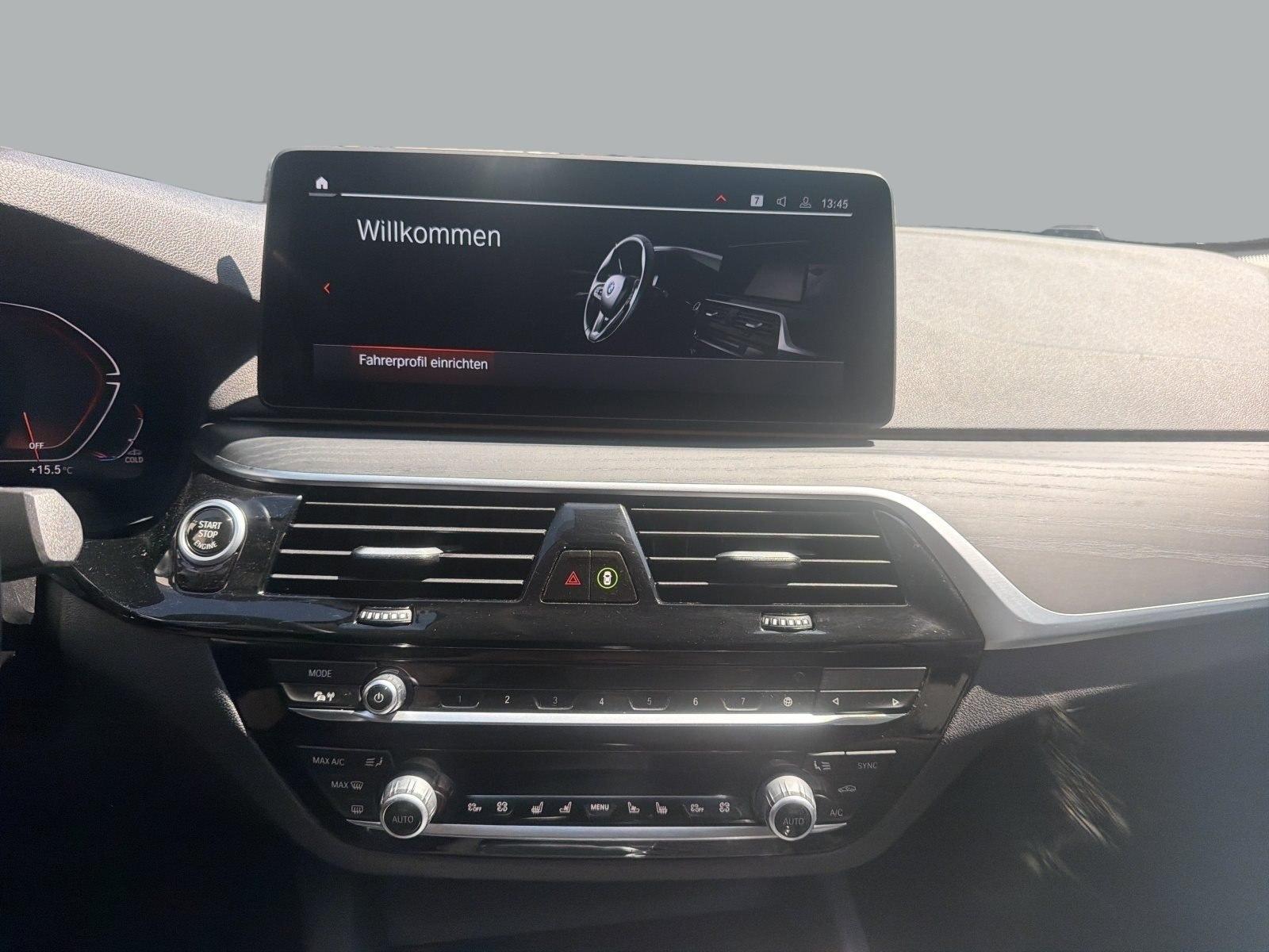 BMW 530d xDrive A Laser HEAD-UP SITZBELÜFT RFK HIFI