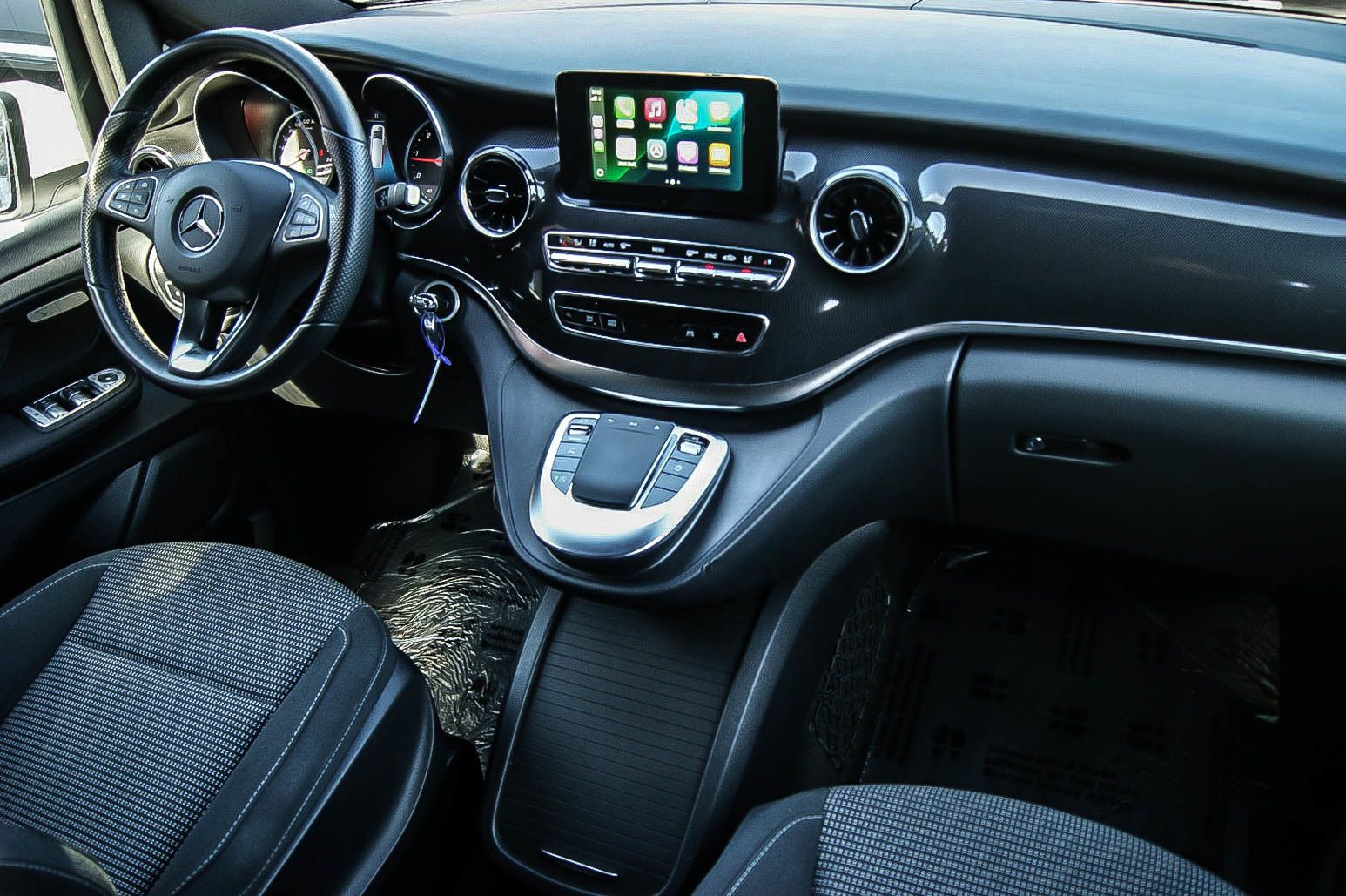 Fahrzeugabbildung Mercedes-Benz V 250 d EDITION AMG MBUX 7-SITZE IQ-LED KAMERA