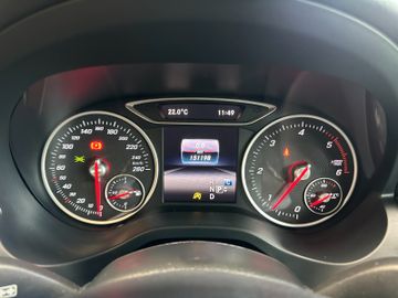 Mercedes-Benz GLA 200 *ACC*PDC*NAVI*TOTWINKEL*KLIMA*LED*