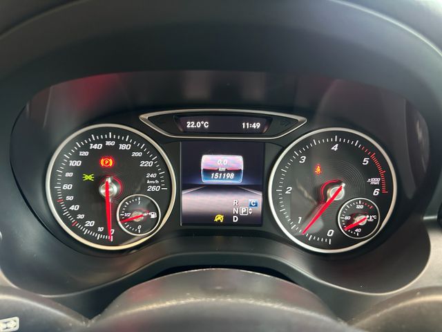 Mercedes-Benz GLA 200 *ACC*PDC*NAVI*TOTWINKEL*KLIMA*LED*