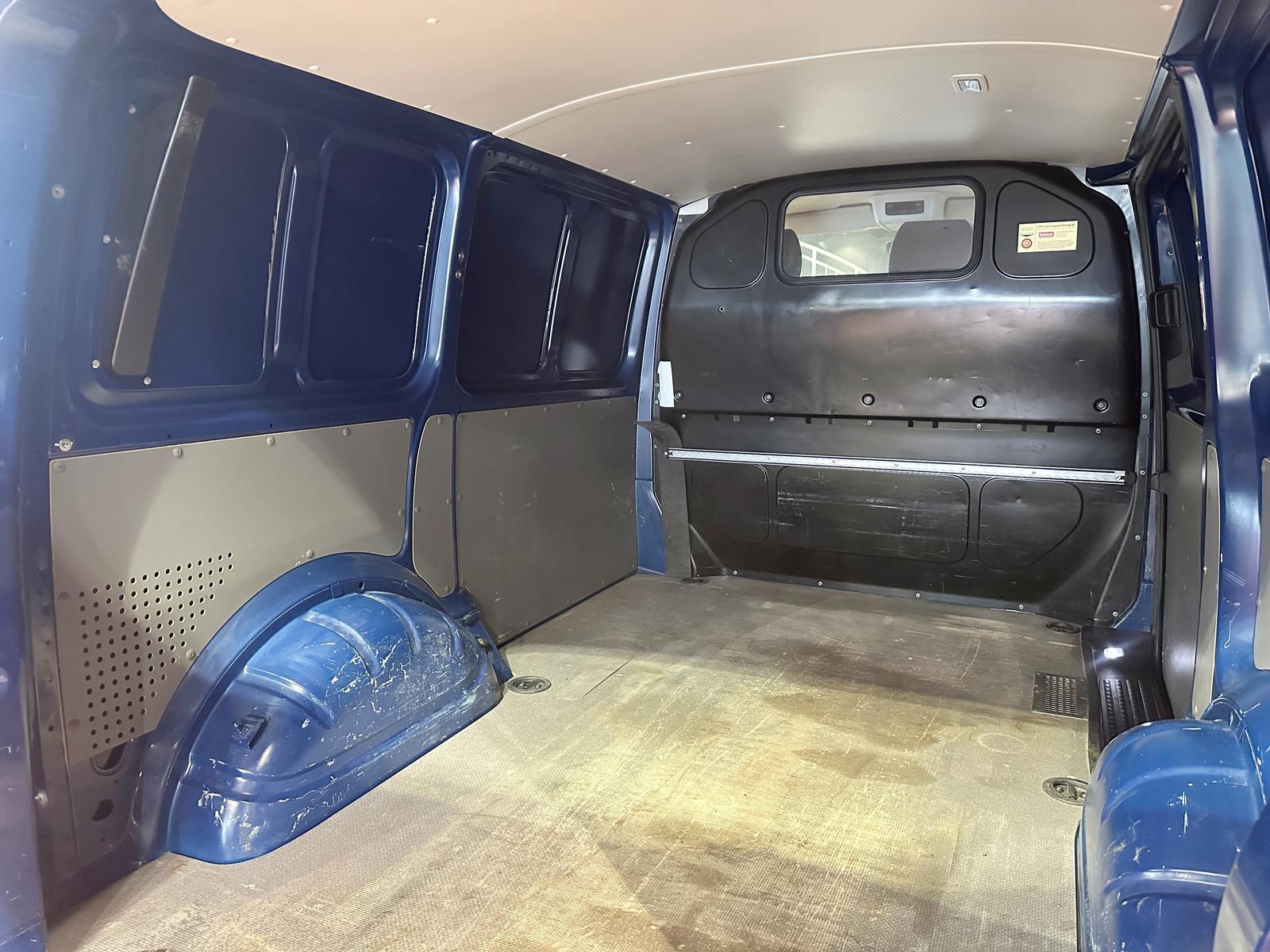 Volkswagen T6.1 DSG KURZ KLIMA STANDHEIZUNG TEMPOMAT SHZ AH
