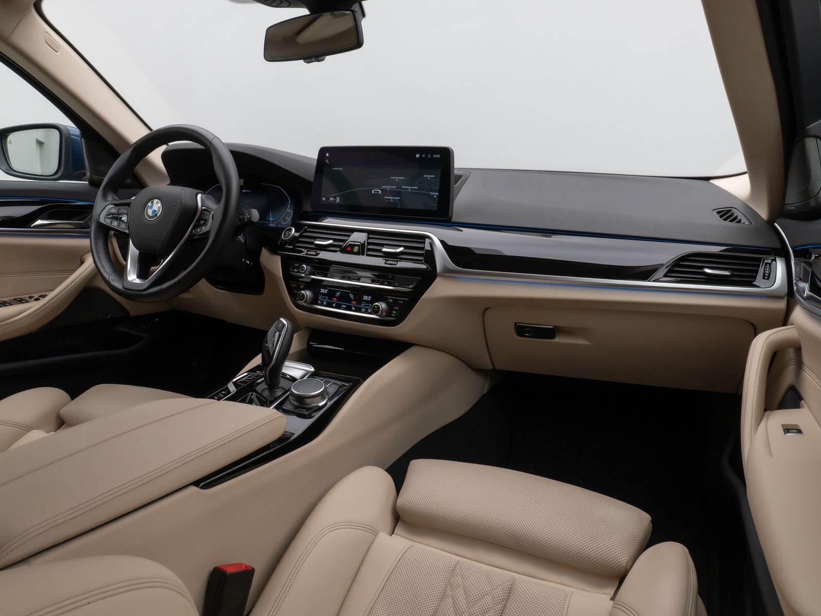 Fahrzeugabbildung BMW 530e Laser 360° HUD DAB H/K Komfort Alarm Sport