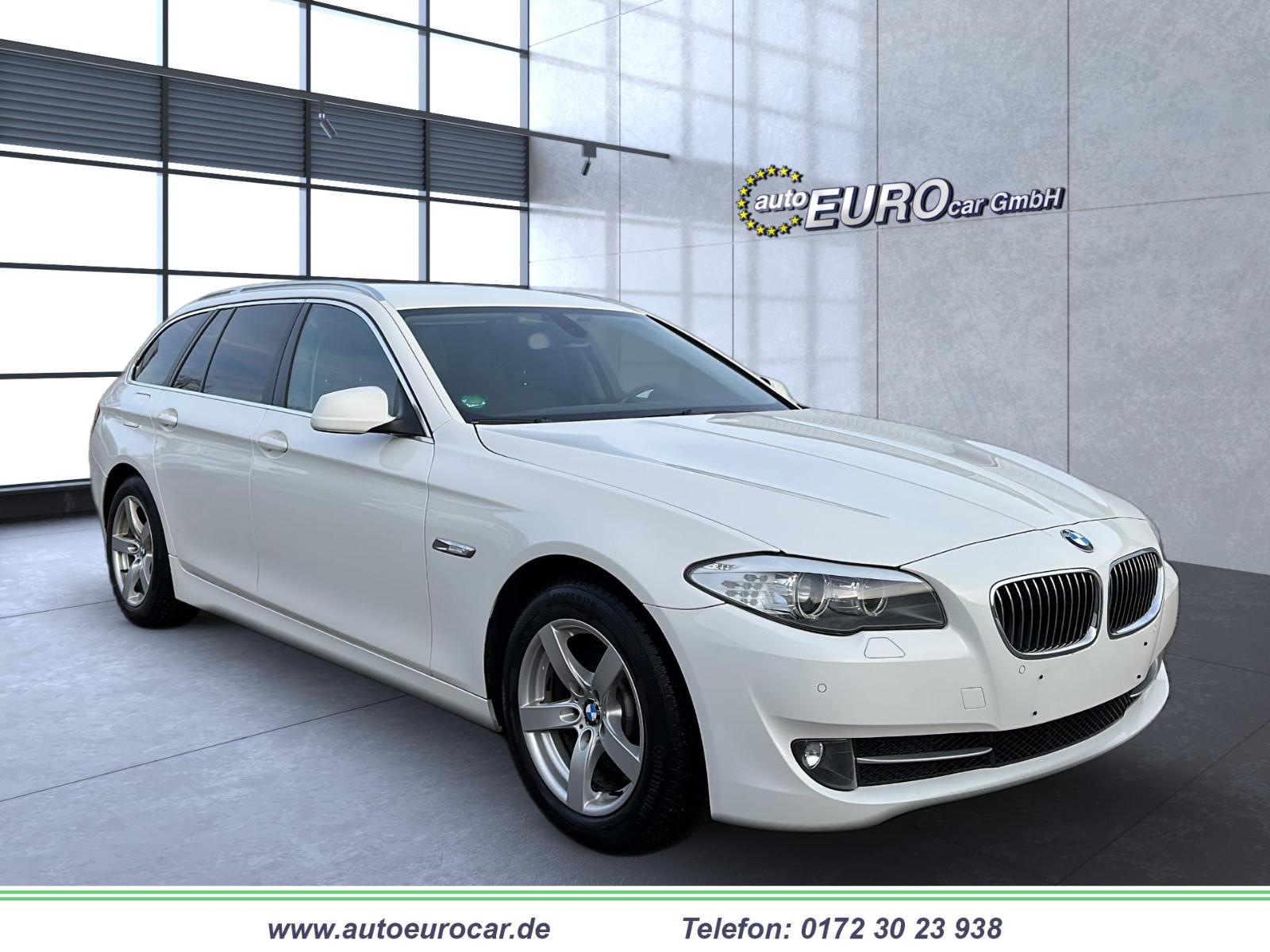 BMW 520 2011 — вигляд ззаду