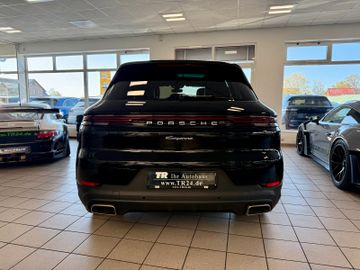 Porsche Cayenne - 4