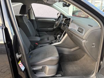 Fahrzeugabbildung Volkswagen T-Roc 1.5 TSI Style DSG AHK Navi Matrix