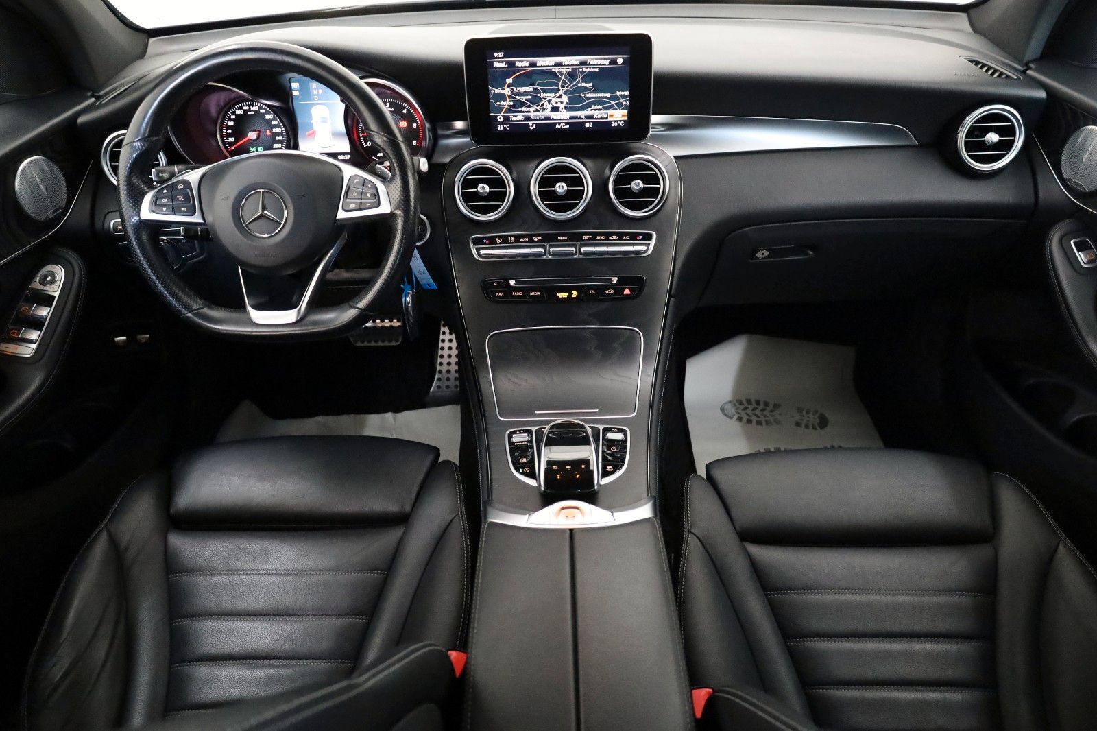 Fahrzeugabbildung Mercedes-Benz GLC 350d 4M Leder,Navi,LED,360°,Burmester,Panora