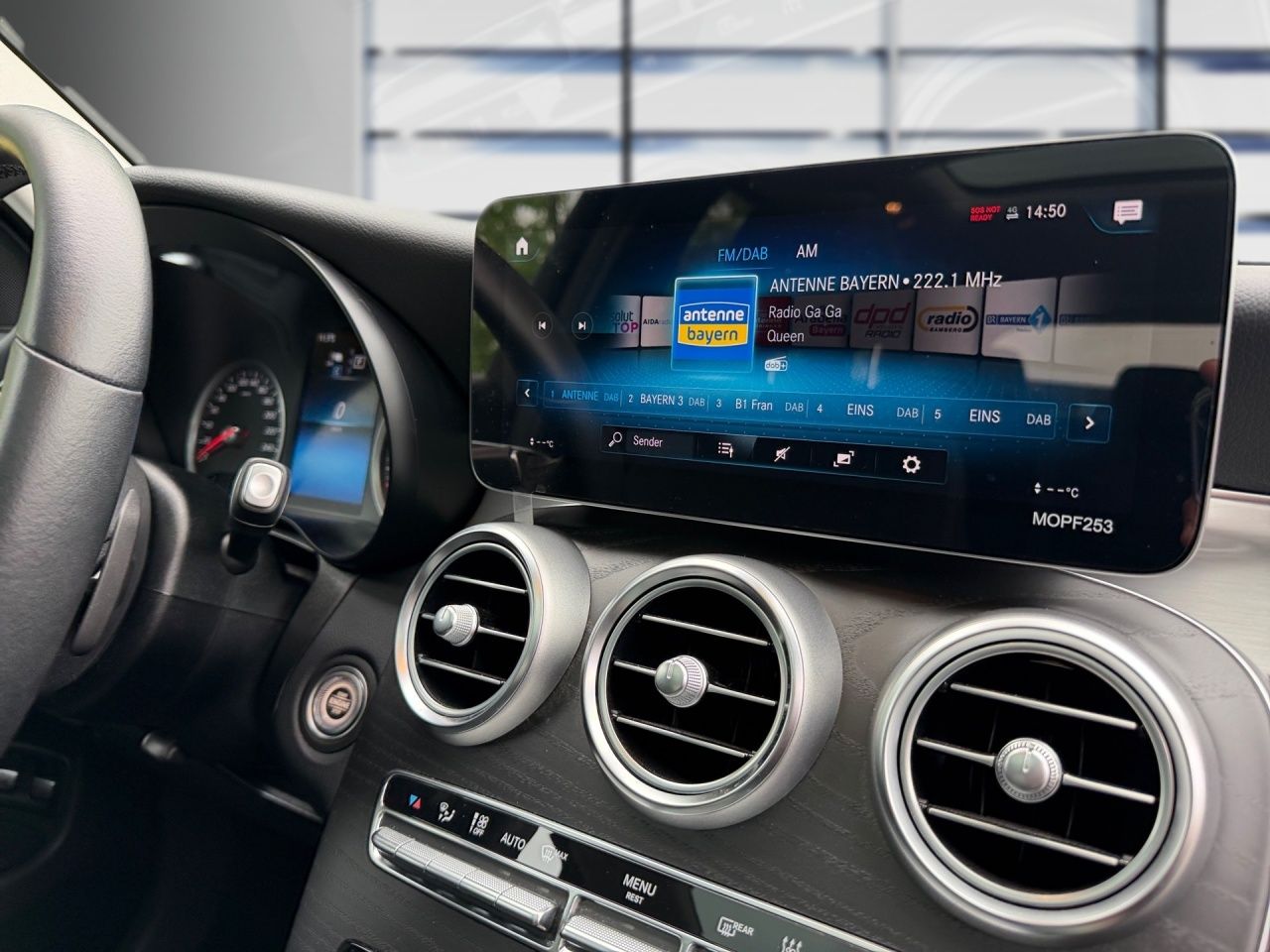 Fahrzeugabbildung Mercedes-Benz GLC 300 e 4M STNDHZ+PANO+CARPLAY+EL.HECKKL.+KAM