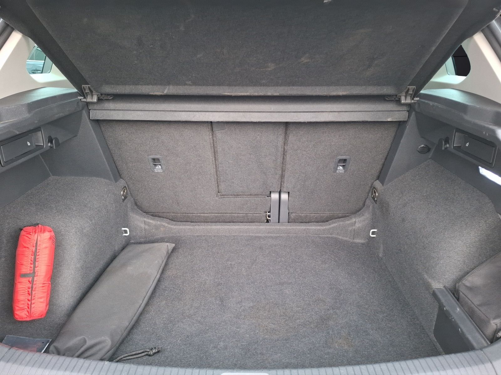 Fahrzeugabbildung Volkswagen Tiguan TDI Life DSG 4M Standhzg Matrix Navi ACC